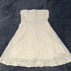 Elegant Cream Lace Strapless Dress